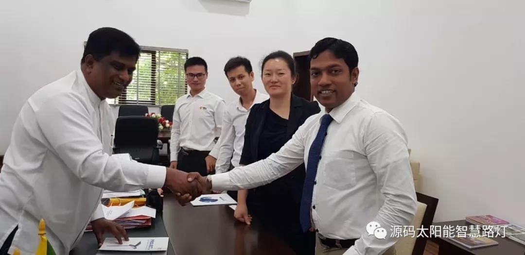 總統(tǒng)、發(fā)展局主席齊齊發(fā)聲，源碼火遍這個(gè)國家