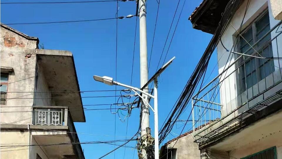 太陽能路燈燈桿的厚度怎么樣選擇？