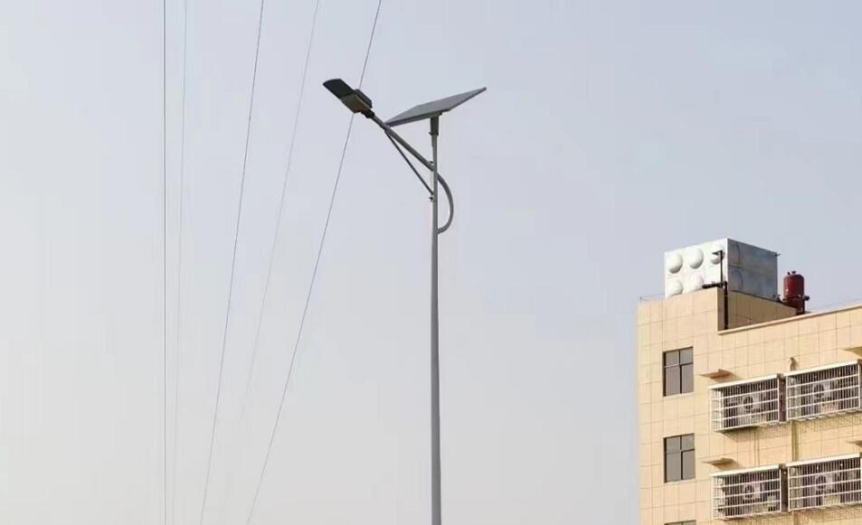 太陽能路燈夏季如何保養